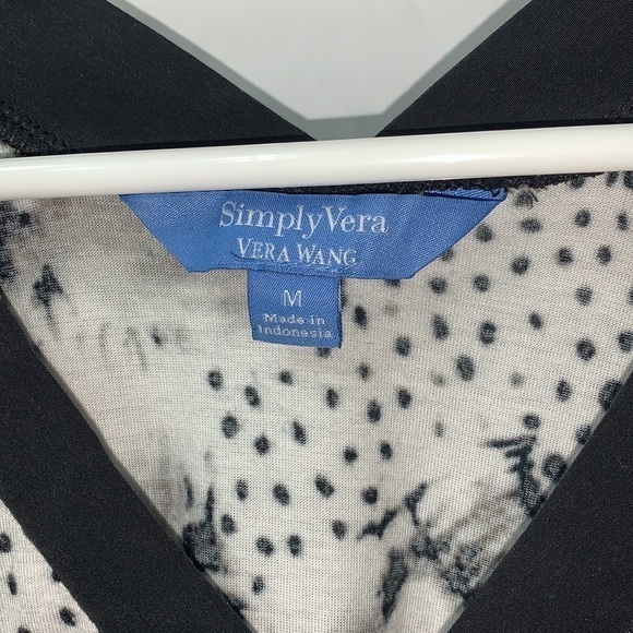 Simply Vera by Vera Wang White and Black Print with Black Trim Tank top Size M - Picture 4 of 6